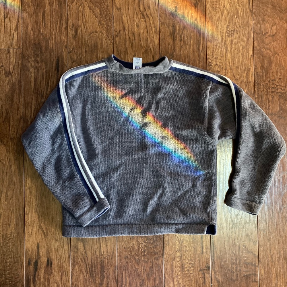 Cropped grey sweater